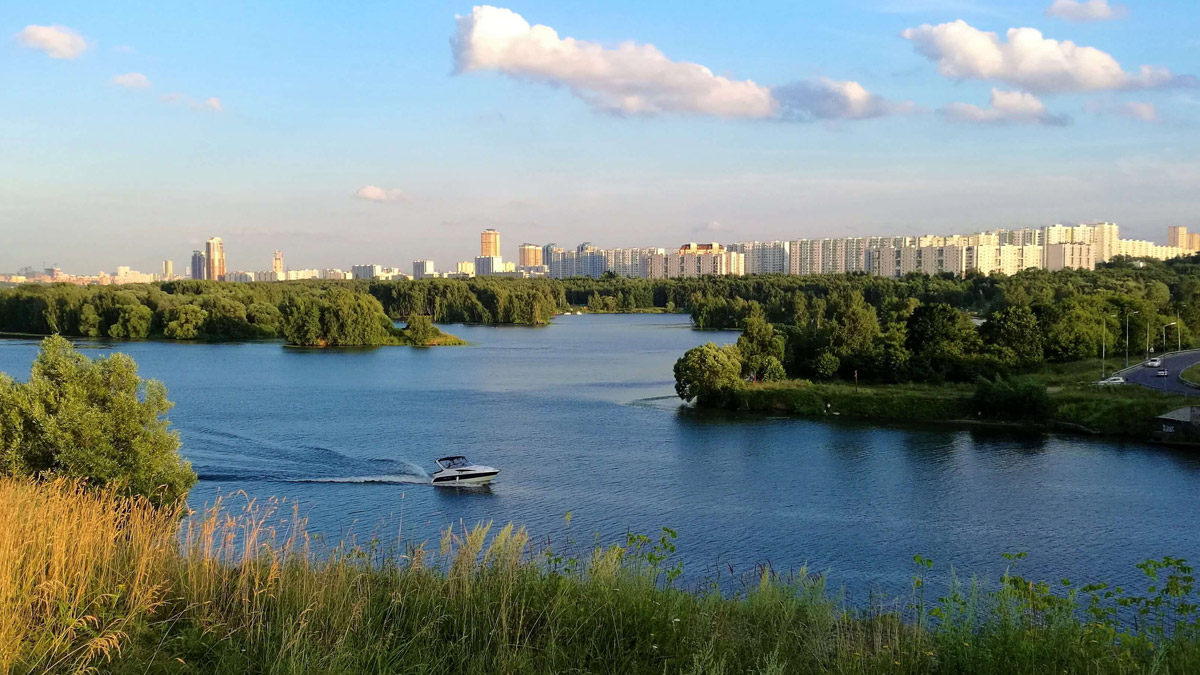 Сплав на байдарках по Москва-реке