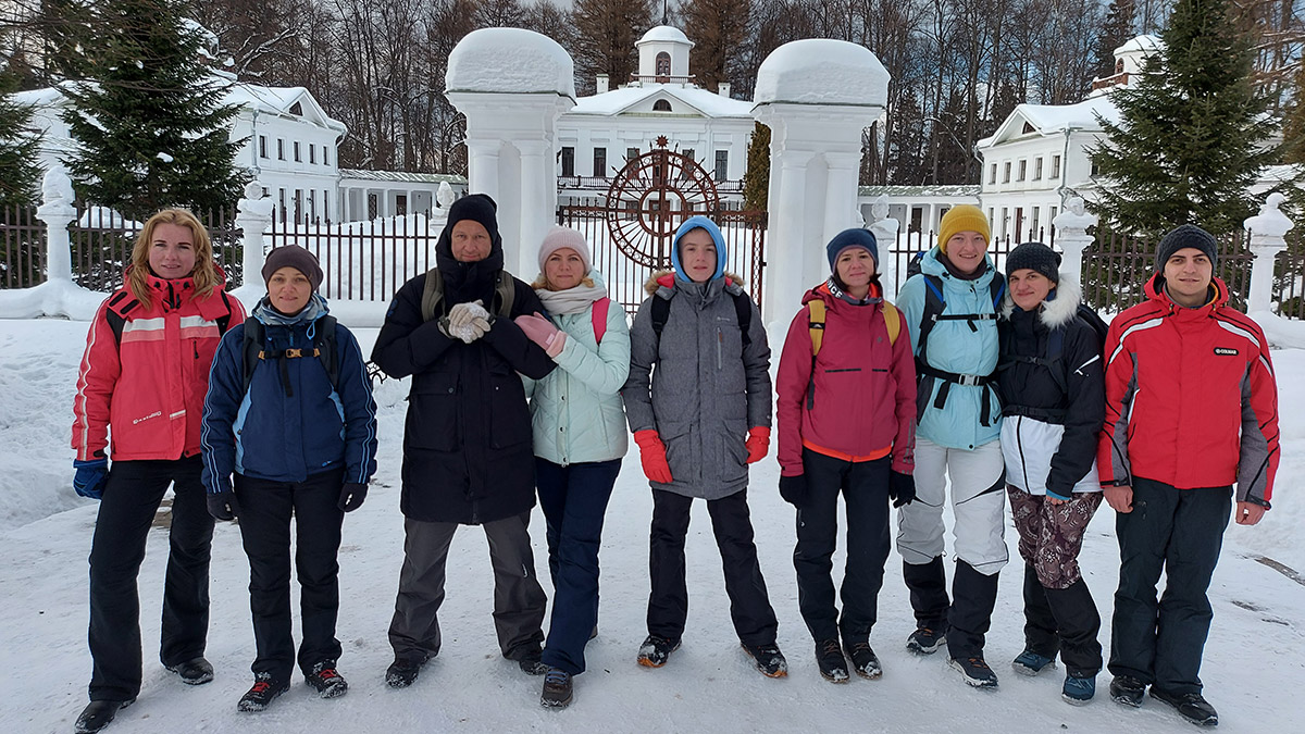 Поход на снегоступах к усадьбе Середниково